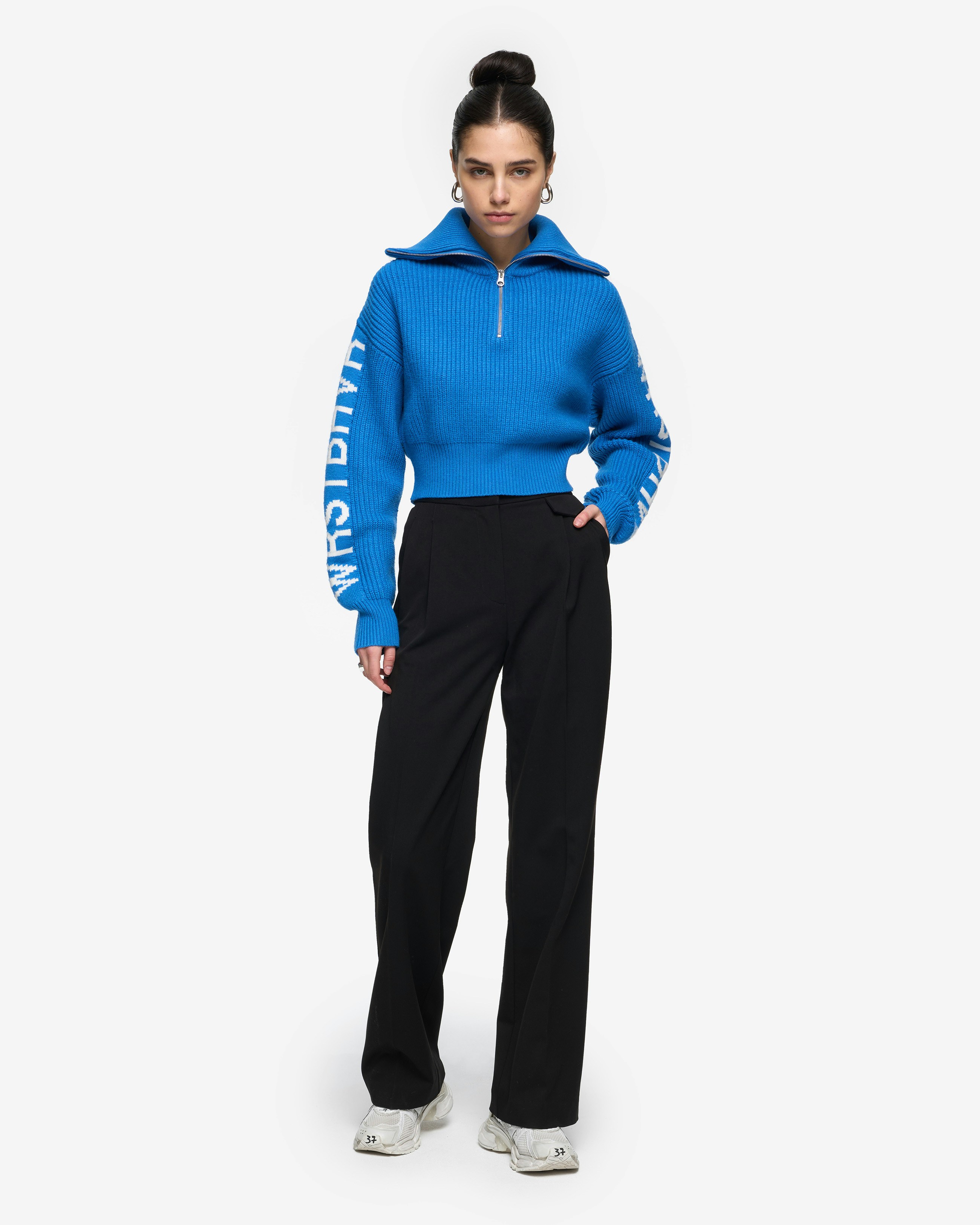 ★送料・関税込★BLUR 1.0★BLUR EDITION COLLARED SWEATSHIRT★ Off-Piste Towelling Graphic Sweatshirt | Bright Blue | hush